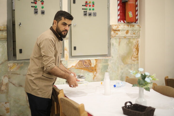 سفره کریمانه حرم بانوی کرامت در شب میلاد دختر امیرالمؤمنین(ع)