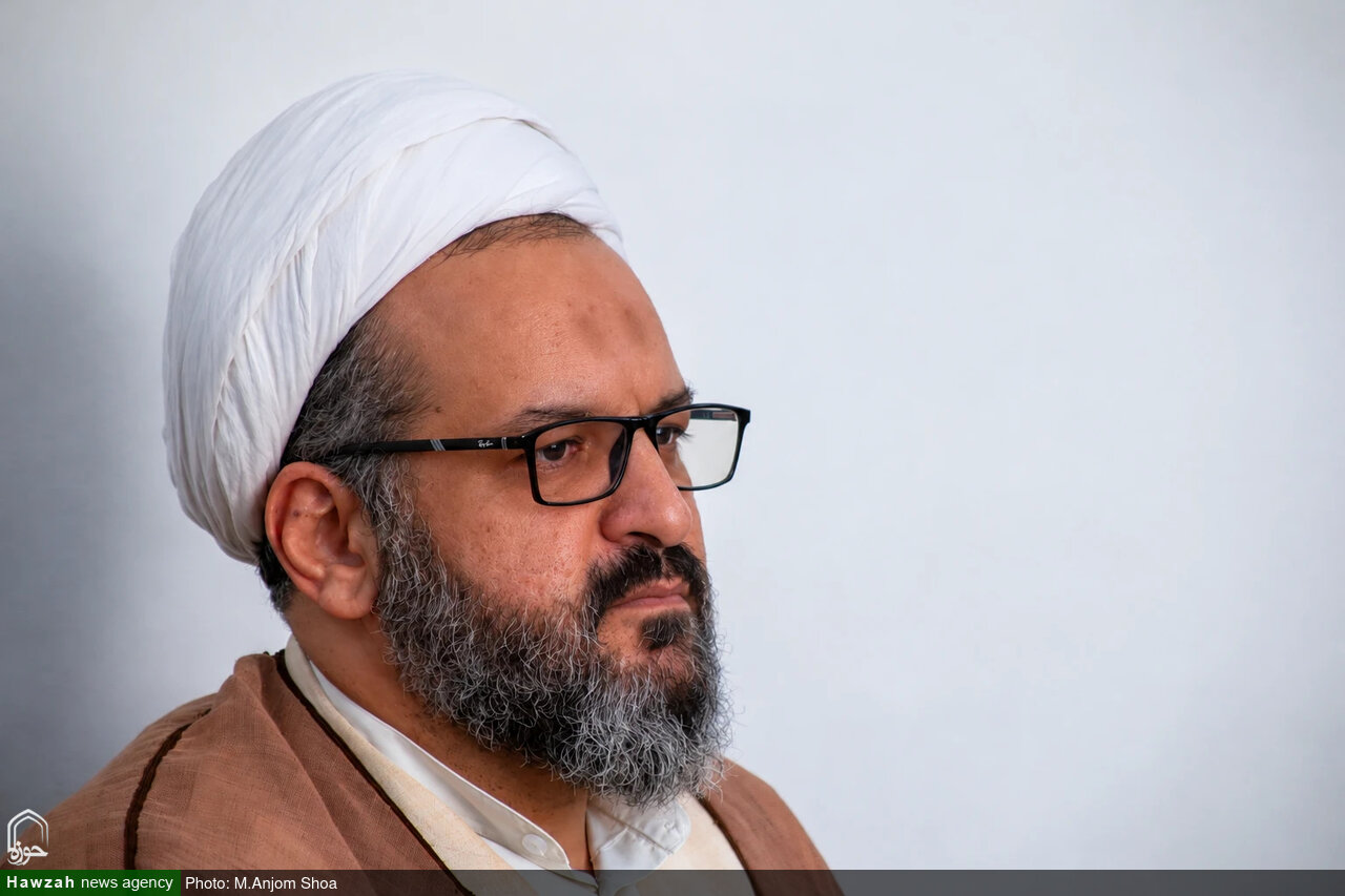 ایستادگی در میدان نبرد ضامن اقتدار اقتصادی و معنوی جامعه است