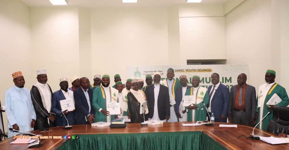 Baraza Kuu la Waislamu nchini Uganda (UMSC) Lawakabidhi Viongozi wa Kiislamu Tablet ili Kuimarisha Mawasiliano