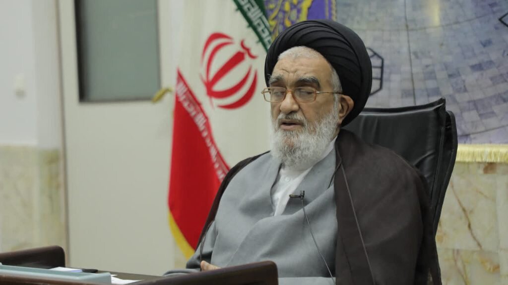 ابلاغ سند هوش مصنوعی آستان مقدس بانوی کرامت توسط آیت الله سعیدی