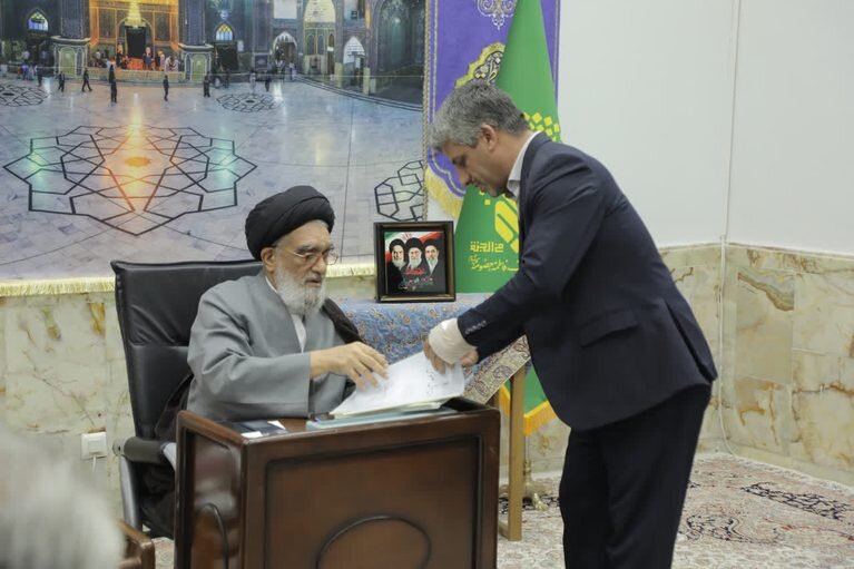 ابلاغ سند هوش مصنوعی آستان مقدس بانوی کرامت توسط آیت الله سعیدی