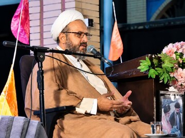 امتداد هویت ایمانی جامعه در پیوند میان سیره زینبی و فرهنگ ایثار رقم خورده است