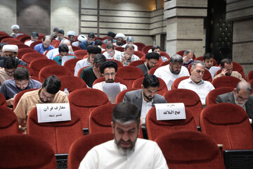 تصاویر/ برگزاری آزمون کتبی مسابقات معارفی قرآن کریم، نهج‌البلاغه و صحیفه سجادیه در قم