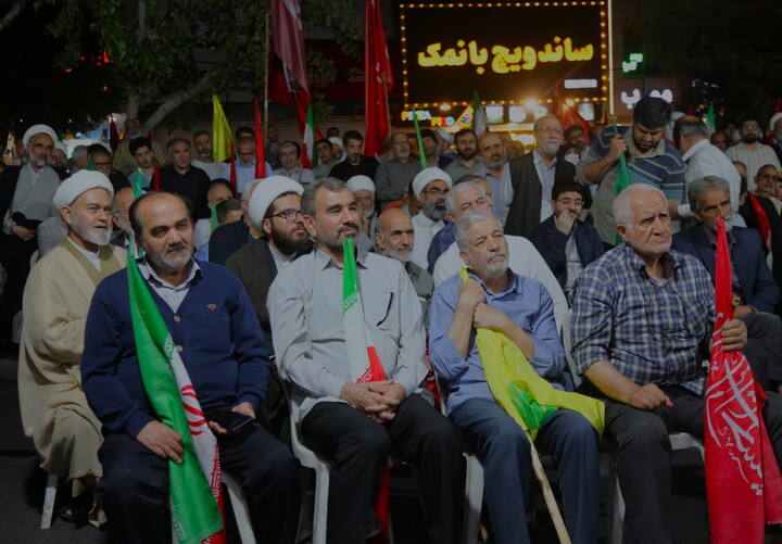 جشن میلاد حضرت زینب (س) در شب 229 تجمعات شبانه مردم قم