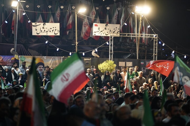 تصاویر/ جشن ولادت حضرت زینب(س) در میدان انقلاب