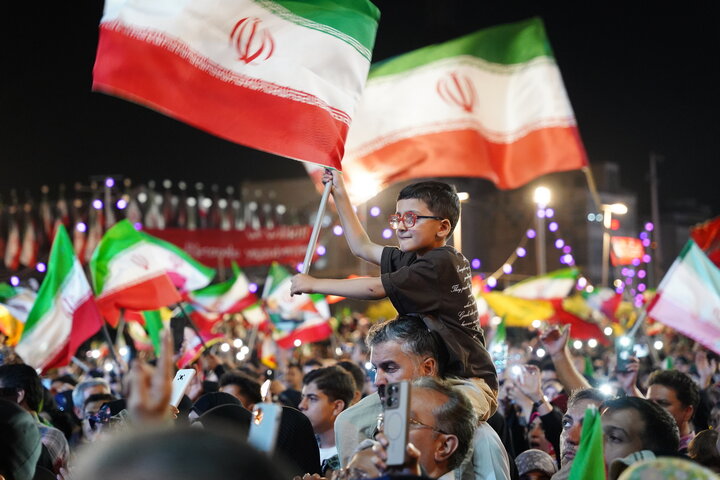 تصاویر/ جشن ولادت حضرت زینب(س) در میدان انقلاب