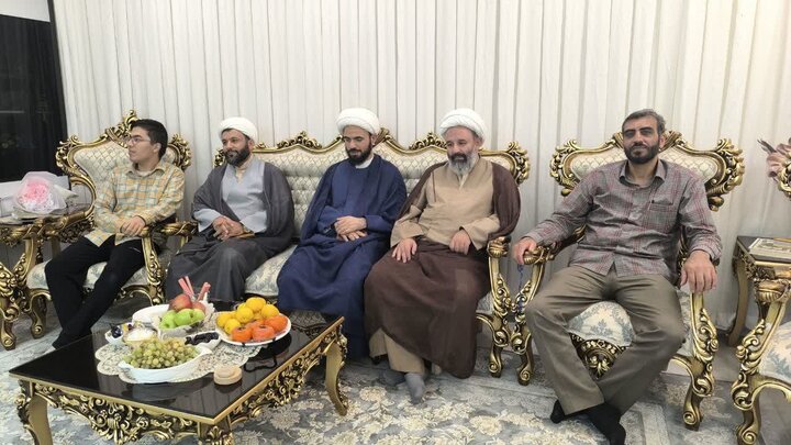 تصاویر/دیدار و تکریم خانواده شهدای روحانی همدان