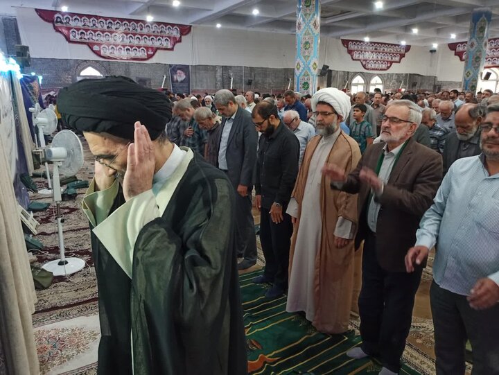 تصاویر/ اقامه نماز عبادی سیاسی جمعه کاشان