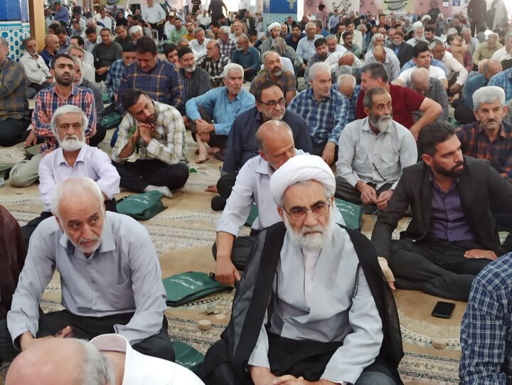 تصاویر/ اقامه نماز عبادی سیاسی جمعه کاشان