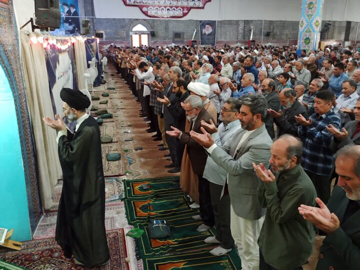 تصاویر/ اقامه نماز عبادی سیاسی جمعه کاشان