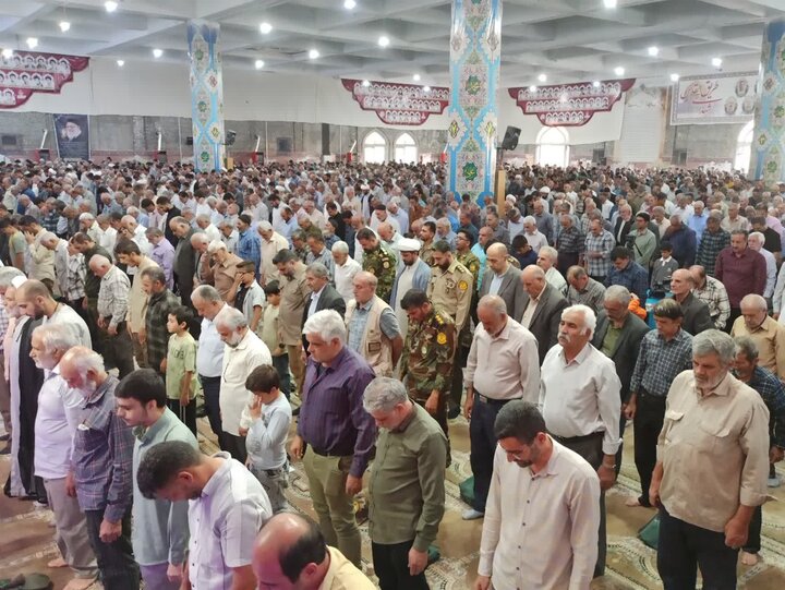 تصاویر/ اقامه نماز عبادی سیاسی جمعه کاشان