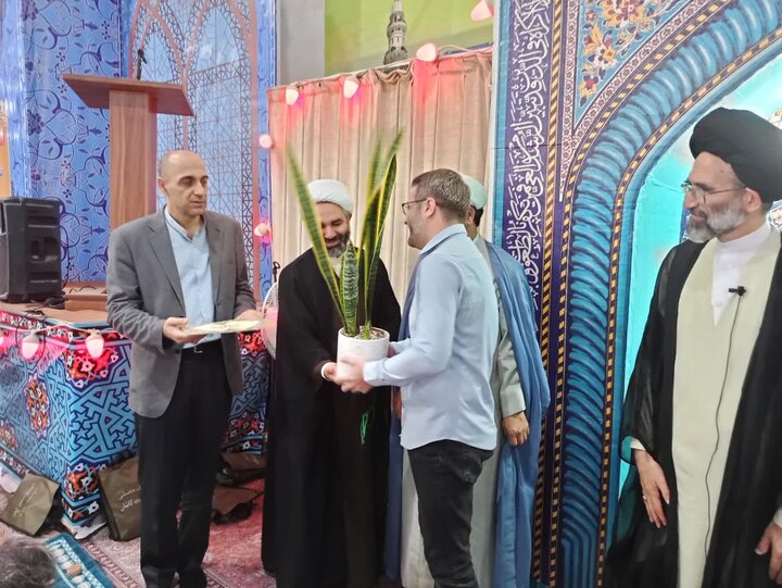 تصاویر/ اقامه نماز عبادی سیاسی جمعه کاشان