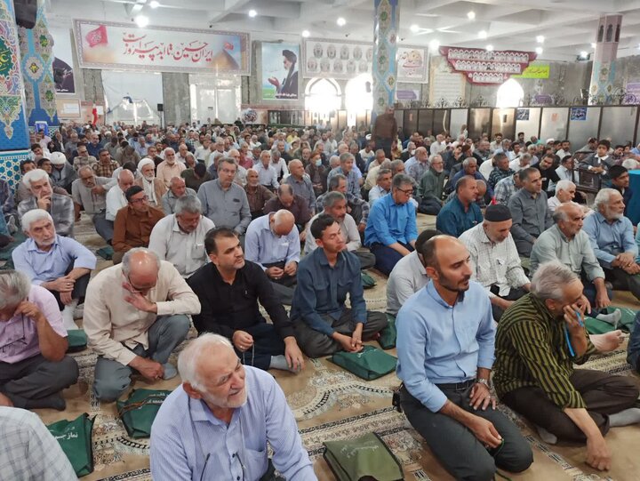 تصاویر/ اقامه نماز عبادی سیاسی جمعه کاشان