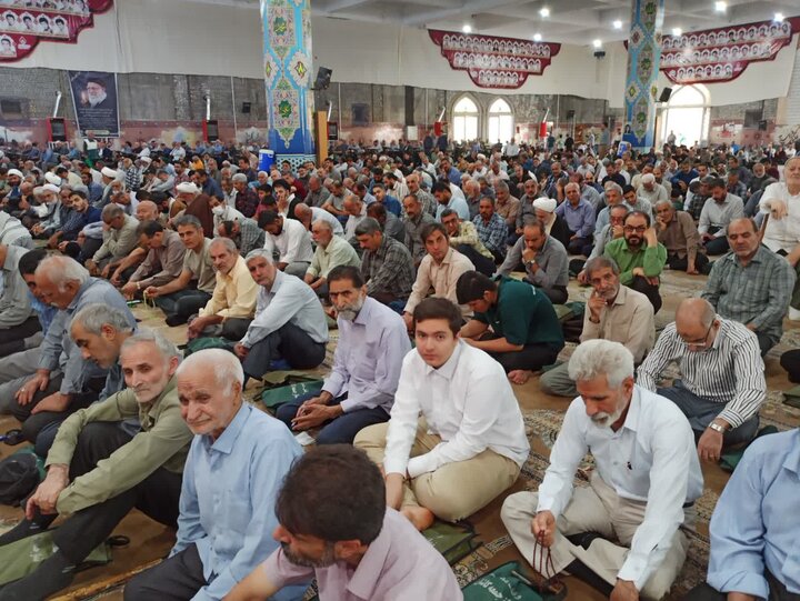 تصاویر/ اقامه نماز عبادی سیاسی جمعه کاشان