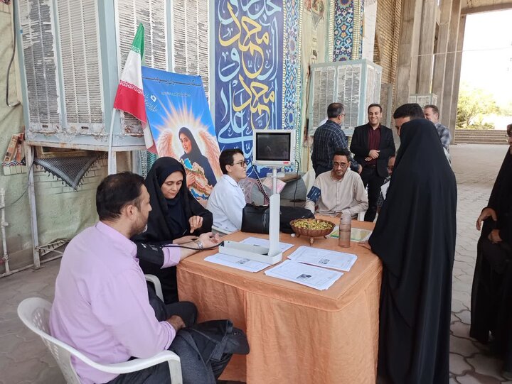تصاویر/ اقامه نماز عبادی سیاسی جمعه کاشان