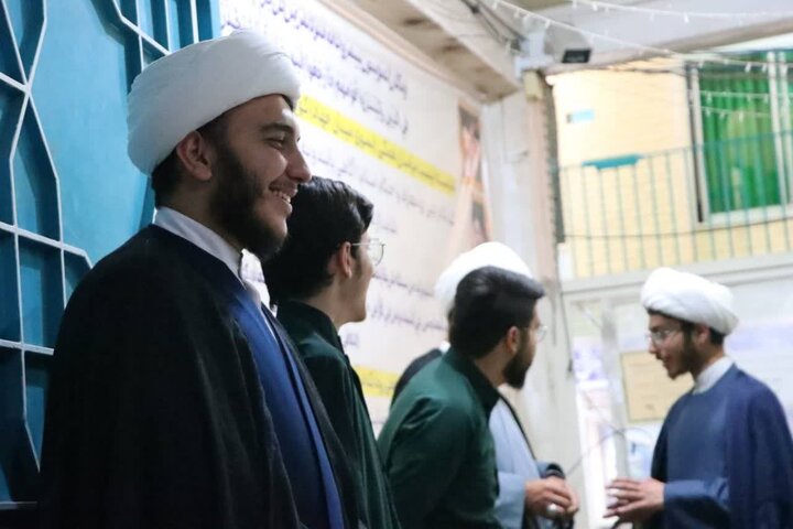 تصاویر/ محفل قرآن و عترت طلاب مدارس آیت‌الله مجتهدی و آیت‌الله حق‌شناس