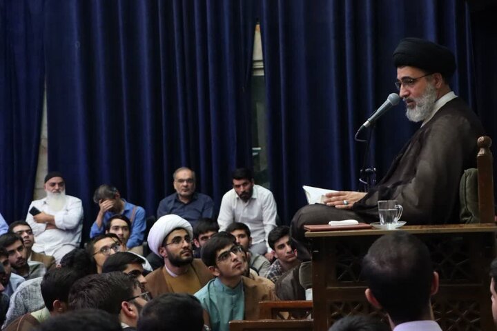 تصاویر/ محفل قرآن و عترت طلاب مدارس آیت‌الله مجتهدی و آیت‌الله حق‌شناس