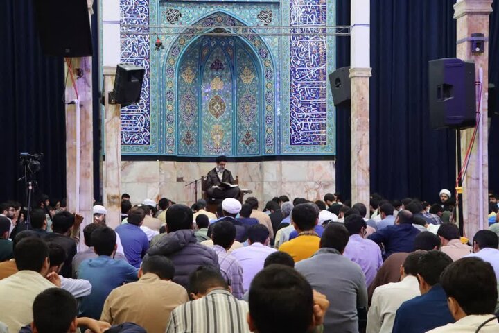 تصاویر/ محفل قرآن و عترت طلاب مدارس آیت‌الله مجتهدی و آیت‌الله حق‌شناس