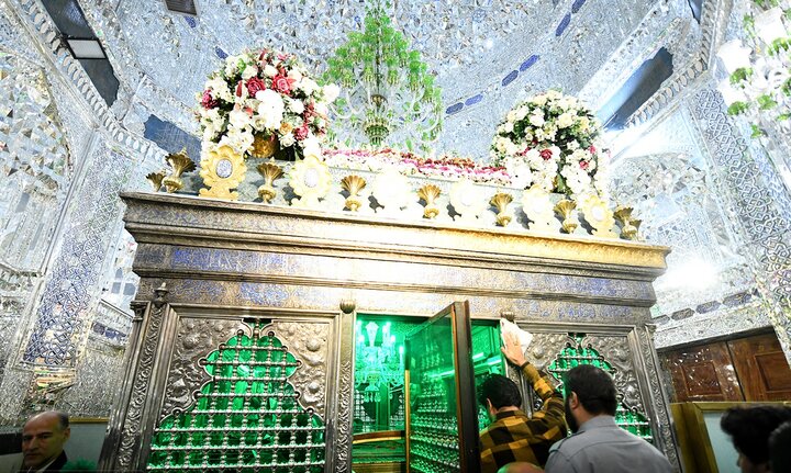 تصاویر/ غبارروبی مضجع حضرت عبدالعظیم(ع)