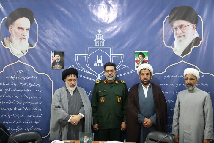 تصاویر / دیدار فرمانده سپاه انصارالحسین(ع) با رئیس مجمع نمایندگان طلاب و فضلای حوزه‌های علمیه قم