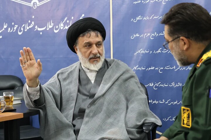 تصاویر / دیدار فرمانده سپاه انصارالحسین(ع) با رئیس مجمع نمایندگان طلاب و فضلای حوزه‌های علمیه قم