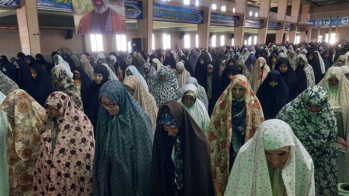 تصاویر/اقامه نماز عبادی سیاسی جمعه در خمین