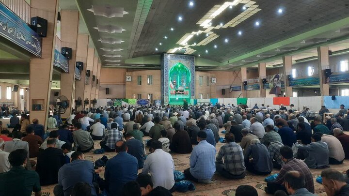 تصاویر/اقامه نماز عبادی سیاسی جمعه در خمین
