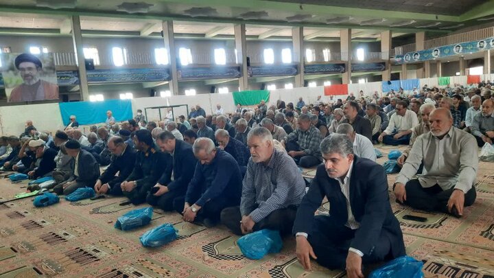 تصاویر/اقامه نماز عبادی سیاسی جمعه در خمین