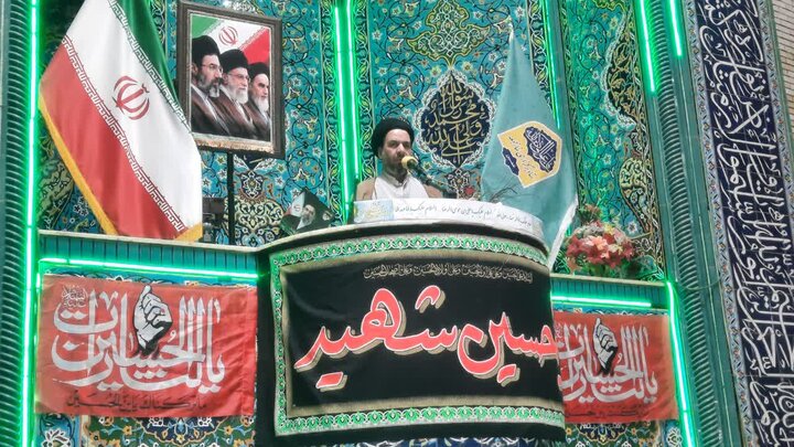 تصاویر/اقامه نماز عبادی سیاسی جمعه در خمین