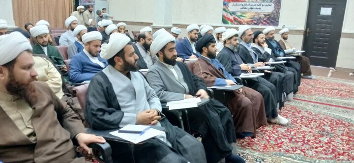 تصاویر/دوره معارف انقلاب اسلامی ویژه اساتید و کادر حوزه علمیه استان خوزستان برگزار شد