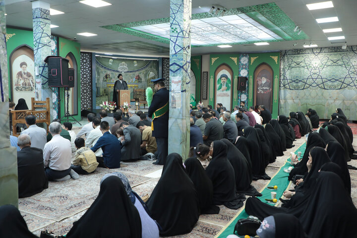 تصاویر/غبارروبی مضجع شریف حضرت موسی مبرقع (ع) در جشن ولادت حضرت زینب (س) / تجلیل از پرستاران نمونه و گروه‌های جهادی