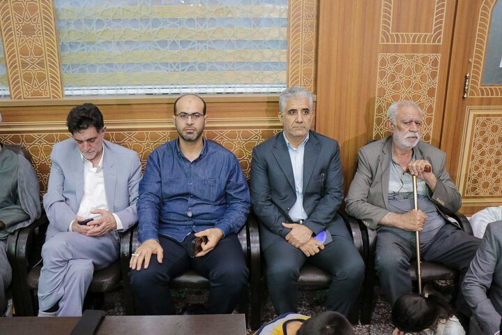 تصاویر/ بزرگداشت استاد گلستانه و تجلیل از ۱۴ پرستار نمونه قم در بقعه علی‌بن‌بابویه(ره)