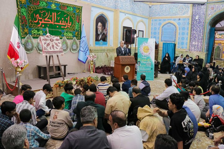 تصاویر/ بزرگداشت استاد گلستانه و تجلیل از ۱۴ پرستار نمونه قم در بقعه علی‌بن‌بابویه(ره)
