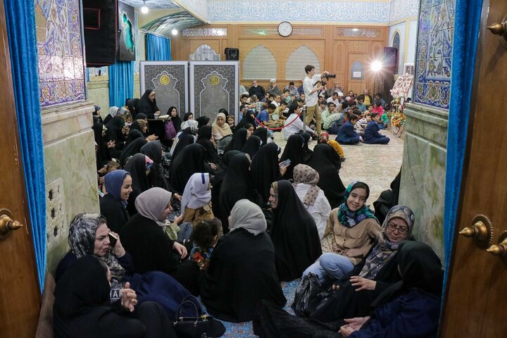 تصاویر/ بزرگداشت استاد گلستانه و تجلیل از ۱۴ پرستار نمونه قم در بقعه علی‌بن‌بابویه(ره)