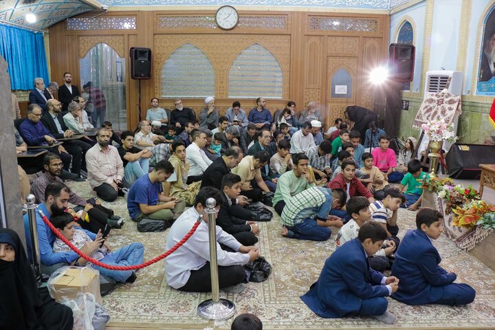 تصاویر/ بزرگداشت استاد گلستانه و تجلیل از ۱۴ پرستار نمونه قم در بقعه علی‌بن‌بابویه(ره)