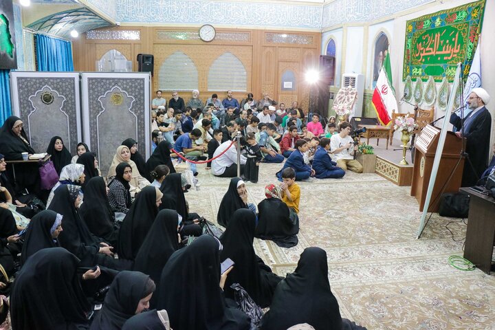 تصاویر/ بزرگداشت استاد گلستانه و تجلیل از ۱۴ پرستار نمونه قم در بقعه علی‌بن‌بابویه(ره)