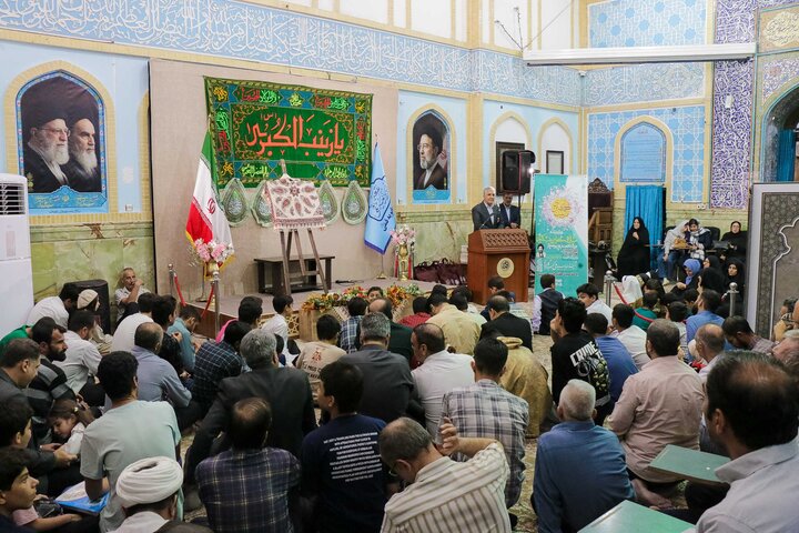 تصاویر/ بزرگداشت استاد گلستانه و تجلیل از ۱۴ پرستار نمونه قم در بقعه علی‌بن‌بابویه(ره)
