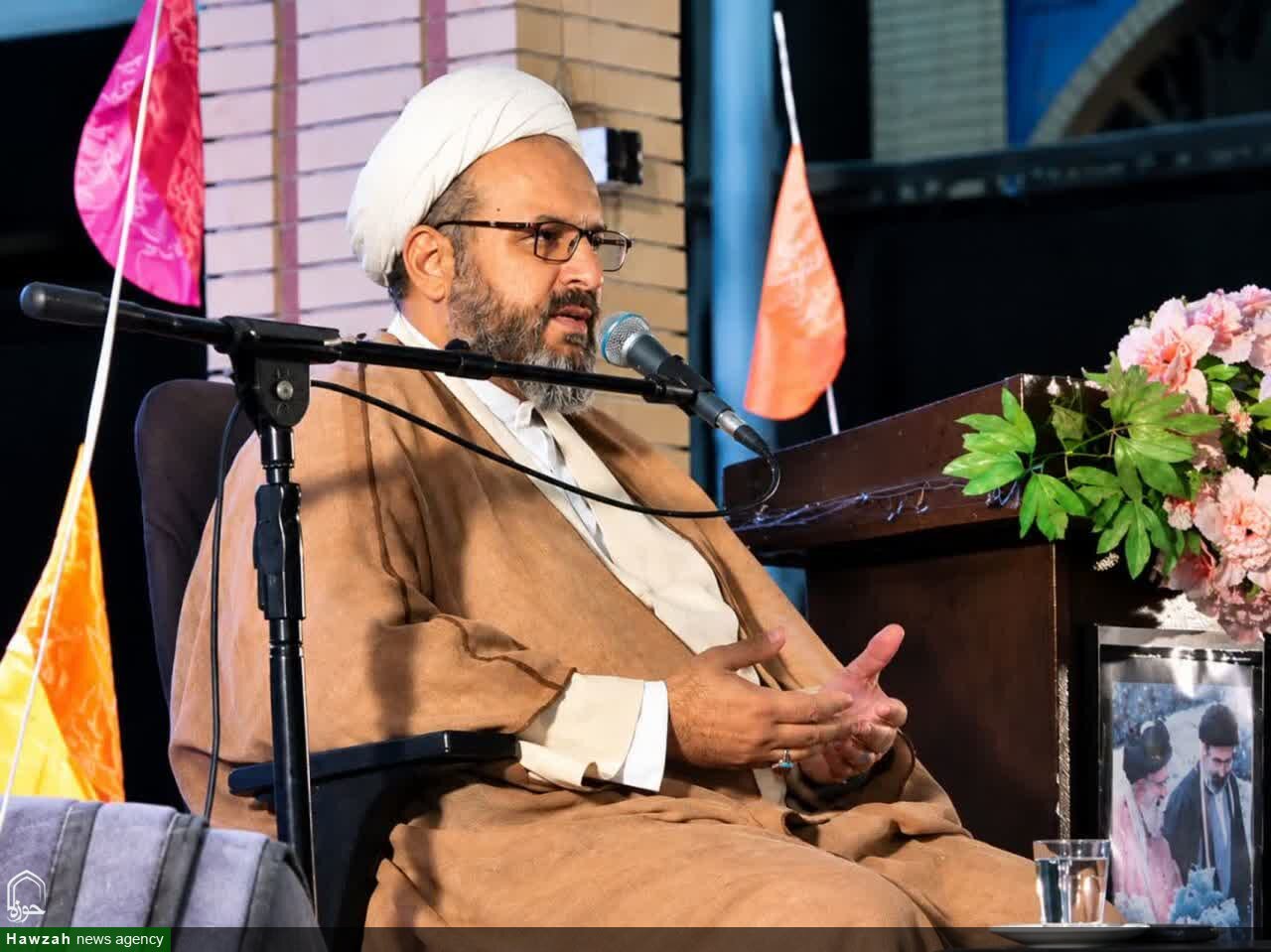 امتداد هویت ایمانی جامعه در پیوند میان سیره زینبی و فرهنگ ایثار رقم خورده است