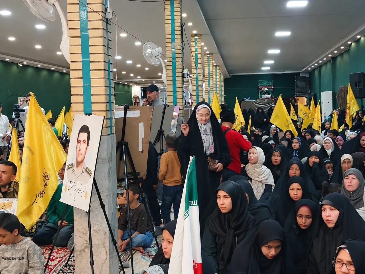 جشن بزرگ میلاد حضرت زینب کبری(س) با حضور خانواده‌های شهدا، ایثارگران، رزمندگان و جانبازان فاطمیون
