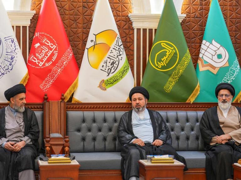 Holy Alawi Shrine Donates the Works of Muhaqqiq Naini to the Holy Shrines