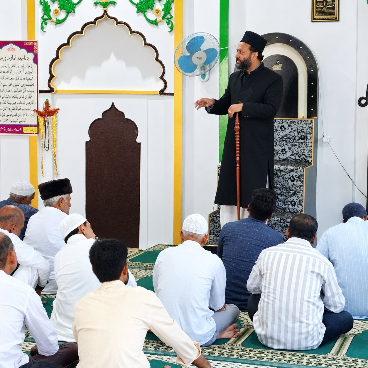 सच्चाई ईमान की पहचान और झूठ समाज की बर्बादी का कारण बनता है।