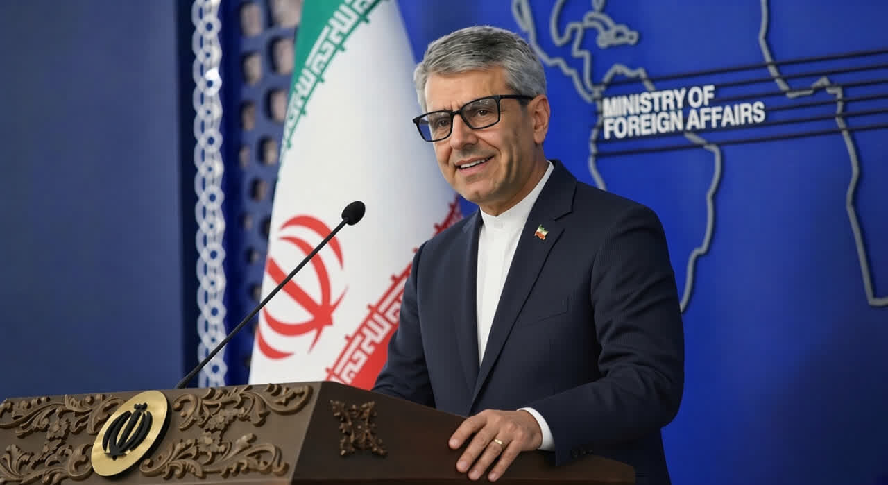 اسماعیل بقایی؛ باز هم در برابر هجمه‌ها متفاوت ظاهر شد