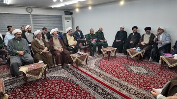 تصاویر/ دیدار اعضای قرارگاه امور مساجد استان اصفهان با امام جمعه اصفهان