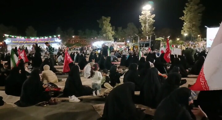 فیلم| برپایی موکب مدرسه علمیه حضرت نرجس (س) بیرجند در شب ۲۳۰