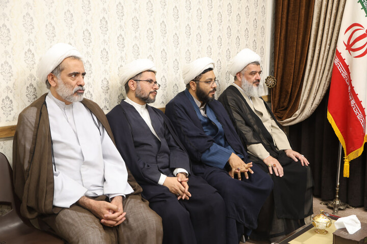 تصاویر / اهدای مدارک تخصصی حفظ قرآن کریم به حافظان همدانی
