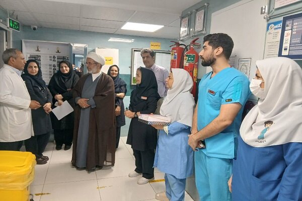 تصاویر/ حضور مدیر حوزه علمیه کرمانشاه، در جمع پرستاران بیمارستان مرحوم دکتر محمد کرمانشاهی