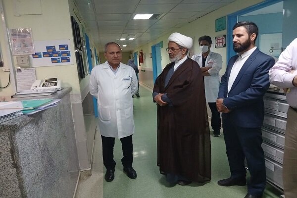 تصاویر/ حضور مدیر حوزه علمیه کرمانشاه، در جمع پرستاران بیمارستان مرحوم دکتر محمد کرمانشاهی