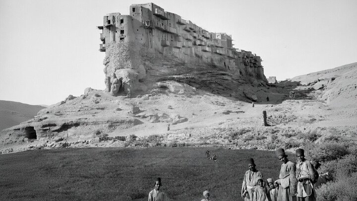 Iran's 1,800-Year-Old Izadkhast Fortress: The World's First Apartment Complex