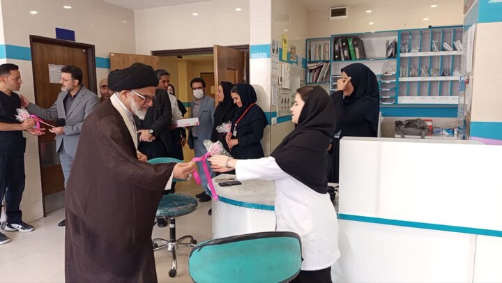 تجلیل امام جمعه شهرستان نطنز از پرستاران