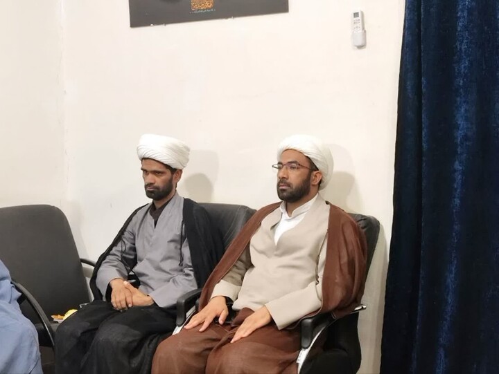 تصاویر/ نشست روحانیون و فعالان فرهنگی شهرستان های ریگان و گنبکی
